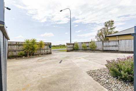 Photo of property in 140 Kelvin Grove Road, Kelvin Grove, Palmerston North, 4414