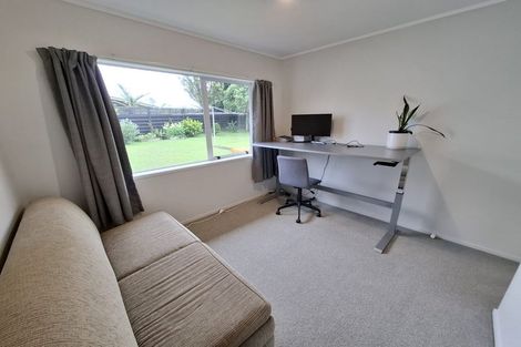 Photo of property in 42 Branch Road, Highlands Park, New Plymouth, 4312