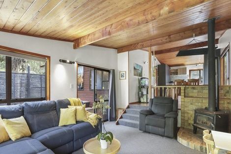 Photo of property in 23 Victory Road, Laingholm, Auckland, 0604