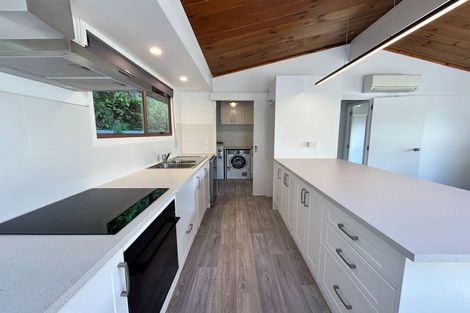 Photo of property in 8 Evergreen Place, Sunshine Bay, Queenstown, 9300