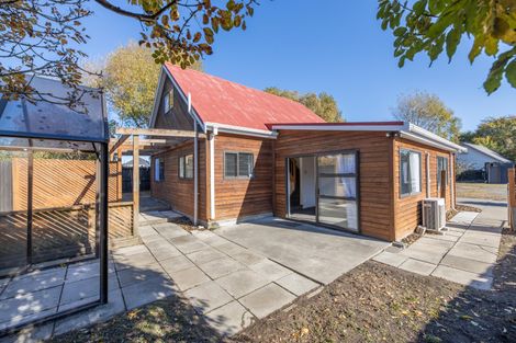 Photo of property in 2a Wainoni Road, Wainoni, Christchurch, 8061