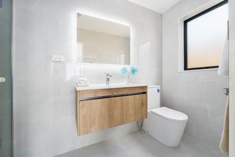 Photo of property in 20 Kaititiko Road, Rosehill, 2113