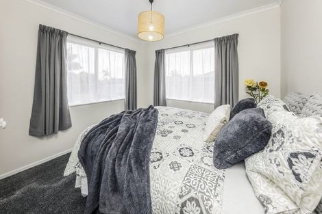 Photo of property in 5 Reyland Close, Weymouth, Auckland, 2103