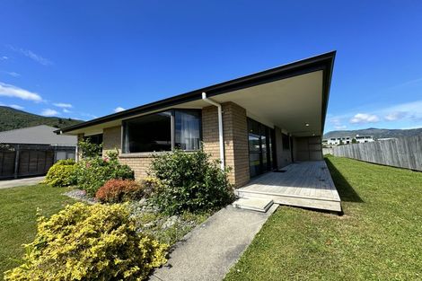 Photo of property in 7 Nautique Place, Waikawa, Picton, 7220