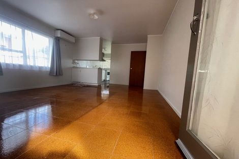 Photo of property in 8/318 Te Atatu Road, Te Atatu South, Auckland, 0610