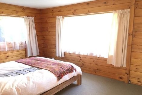 Photo of property in 2/8 Camilla Grove, Totara Vale, Auckland, 0629