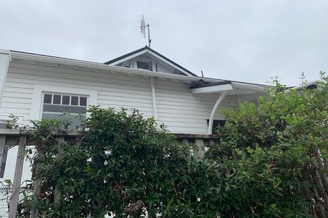 Photo of property in 5 Gilbert Street, New Plymouth, 4310