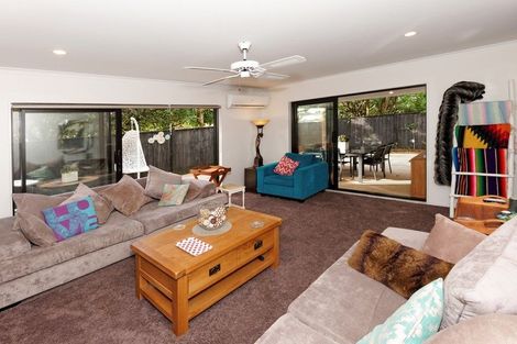 Photo of property in 11a Gane Lane, Te Atatu Peninsula, Auckland, 0610