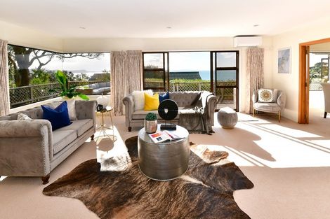 Photo of property in 33 Whale Cove, Stanmore Bay, Whangaparaoa, 0932