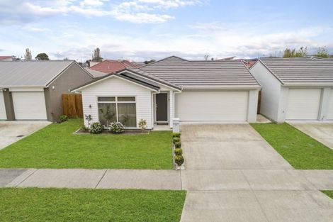 Photo of property in 92 Popokatea Drive, Takanini, 2112