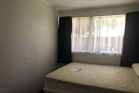 Photo of property in 8 Advene Road, Cockle Bay, Auckland, 2014