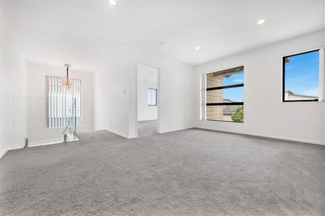 Photo of property in 37 Rosewell Crescent, Flat Bush, Auckland, 2019