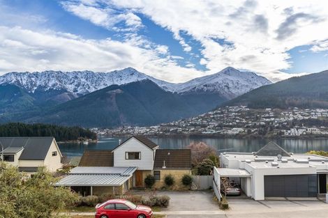 Photo of property in 15 Oregon Drive, Kelvin Heights, Queenstown, 9300