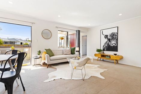 Photo of property in 1/46 Yeovil Road, Te Atatu Peninsula, Auckland, 0610