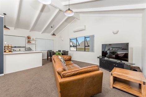 Photo of property in 2/185 Royal Road, Massey, Auckland, 0614