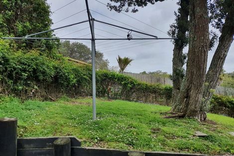 Photo of property in 18 Totaravale Drive, Totara Vale, Auckland, 0629