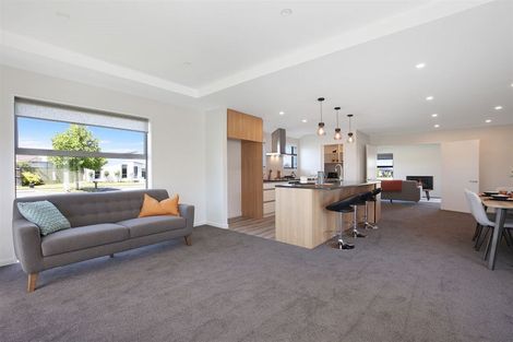 Photo of property in 2 Loch Tanna Way, Broomfield, Christchurch, 8042