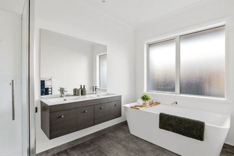 Photo of property in 8 Richards Street, Cambridge, 3434