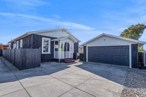 Photo of property in 14 Arawa Street, Welbourn, New Plymouth, 4312