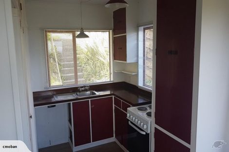 Photo of property in 8b Middlesex Place, Northland, Wellington, 6012