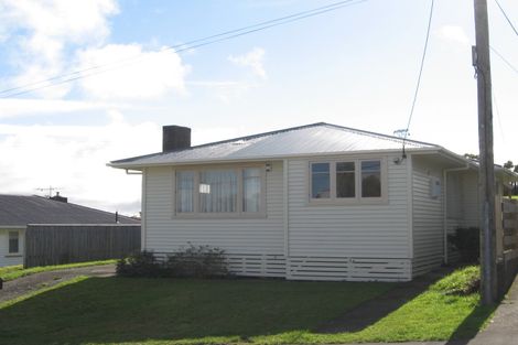 Photo of property in 21 Kenmore Street, Newlands, Wellington, 6037