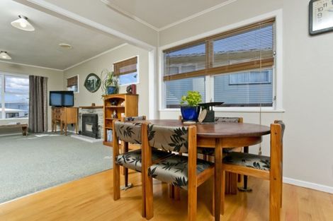 Photo of property in 6 Japonica Drive, Beach Haven, Auckland, 0626