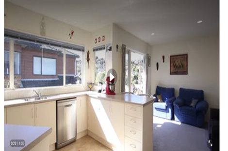 Photo of property in 6 Cayman Place, Unsworth Heights, Auckland, 0632