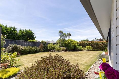 Photo of property in 5 Allin Drive, Waikuku Beach, 7402