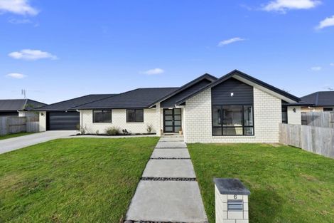 Photo of property in 6 Derwent Place, Flagstaff, Hamilton, 3210