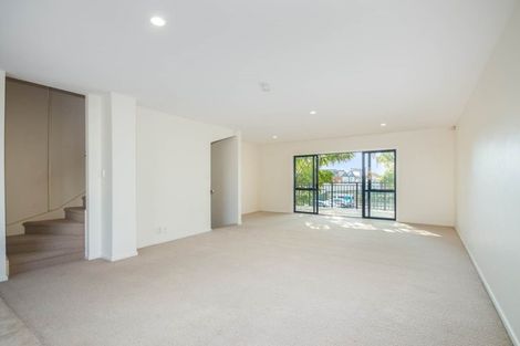 Photo of property in Krisley Court, 22/6 Ambrico Place, New Lynn, Auckland, 0600
