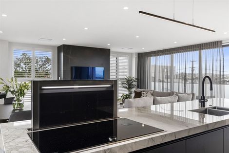 Photo of property in 11a Montgomery Avenue, Rothesay Bay, Auckland, 0630