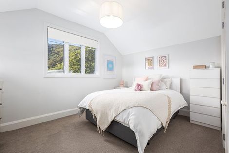 Photo of property in 15 Nikau Street, Eastbourne, Lower Hutt, 5013