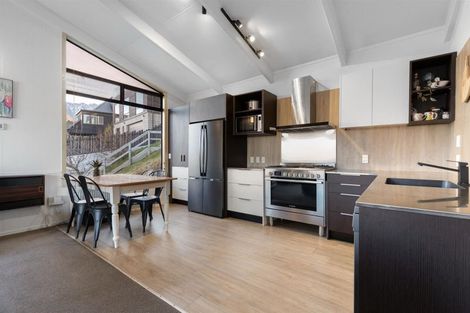 Photo of property in 28 Earnslaw Terrace, Queenstown, 9300