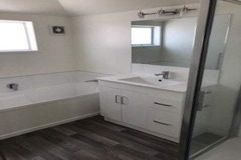 Photo of property in 1/8 Tyne Road, Forrest Hill, Auckland, 0620