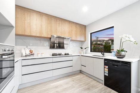Photo of property in 13b Windermere Crescent, Blockhouse Bay, Auckland, 0600