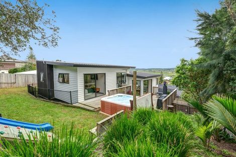 Photo of property in 35a St James Avenue, Helensville, 0800