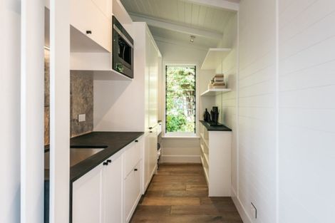 Photo of property in 31 Miro Road, Palm Beach, Waiheke Island, 1081