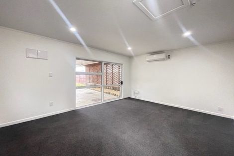 Photo of property in 77 Riverpark Crescent, Henderson, Auckland, 0610