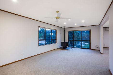 Photo of property in 8 Pukerua Beach Road, Pukerua Bay, 5026