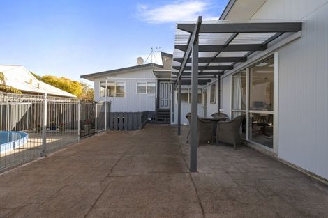 Photo of property in 2 Palliser Place, Milson, Palmerston North, 4414