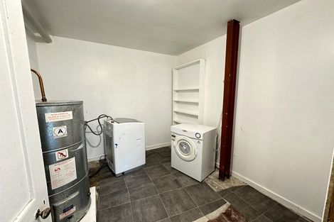 Photo of property in 34 Grove Road, Kelburn, Wellington, 6012