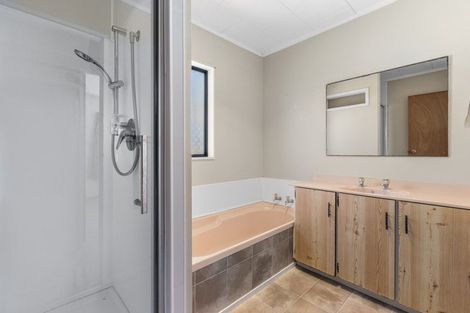 Photo of property in 1283 Papamoa Beach Road, Papamoa Beach, Papamoa, 3118