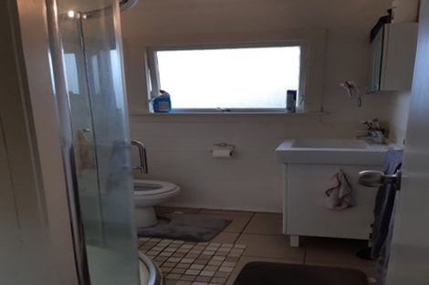 Photo of property in 41 Hobsonville Road, West Harbour, Auckland, 0618