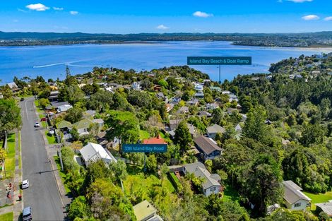 Photo of property in 33b Island Bay Road, Beach Haven, Auckland, 0626