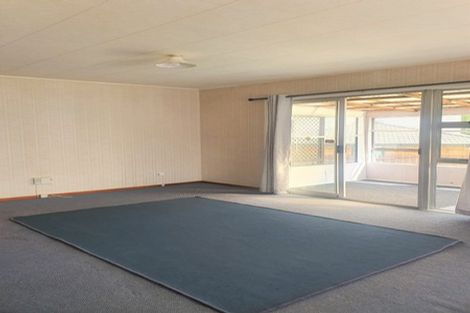 Photo of property in 22 Penfold Place, Henderson, Auckland, 0610