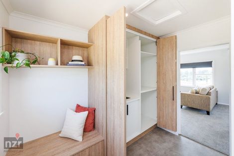 Photo of property in 100 Hastings Street, Halcombe, 4779