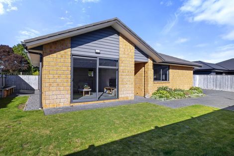 Photo of property in 7 Nukuroa Close, Waitara, 4320