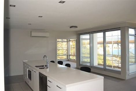 Photo of property in The Capital, 370 Oriental Parade, Oriental Bay, Wellington, 6011