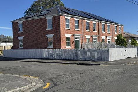 Photo of property in 2/30 Hargest Crescent, Sydenham, Christchurch, 8023