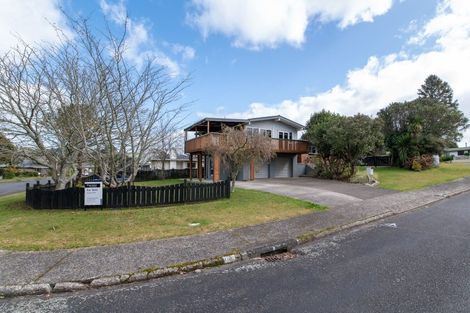 Photo of property in 2 Peachgrove Terrace, Hillcrest, Rotorua, 3015